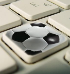 clavier sport 284x300 - Football : voici les meilleurs sites, stats et applications