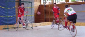 cycle ball sport 300x132 - Cycle-ball: un mix entre cyclisme et football